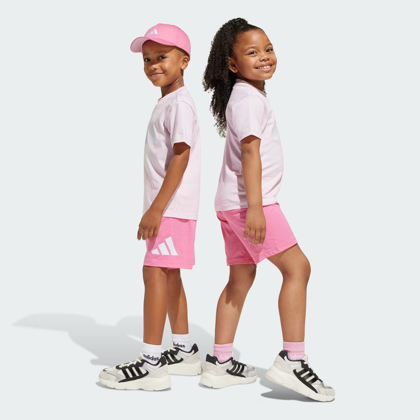 CONJUNTO ADIDAS ESSENTIALS ROSA COM BRANCO
